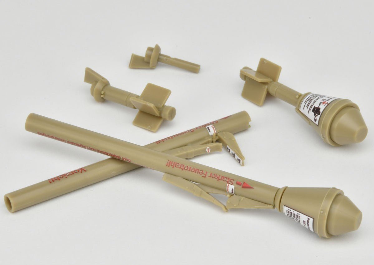 1/12 Little Armory (LA099) Panzerfaust 60/100 Type - ArcanaGameshop
