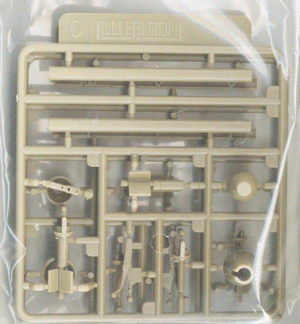 1/12 Little Armory (LA099) Panzerfaust 60/100 Type - ArcanaGameshop